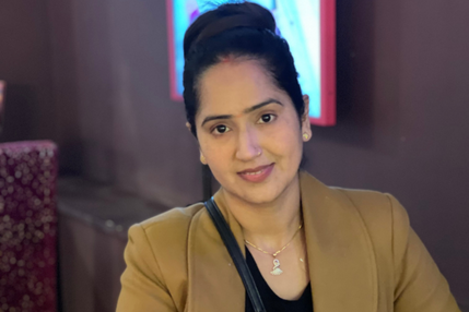 Portrait of volunteer Sarita